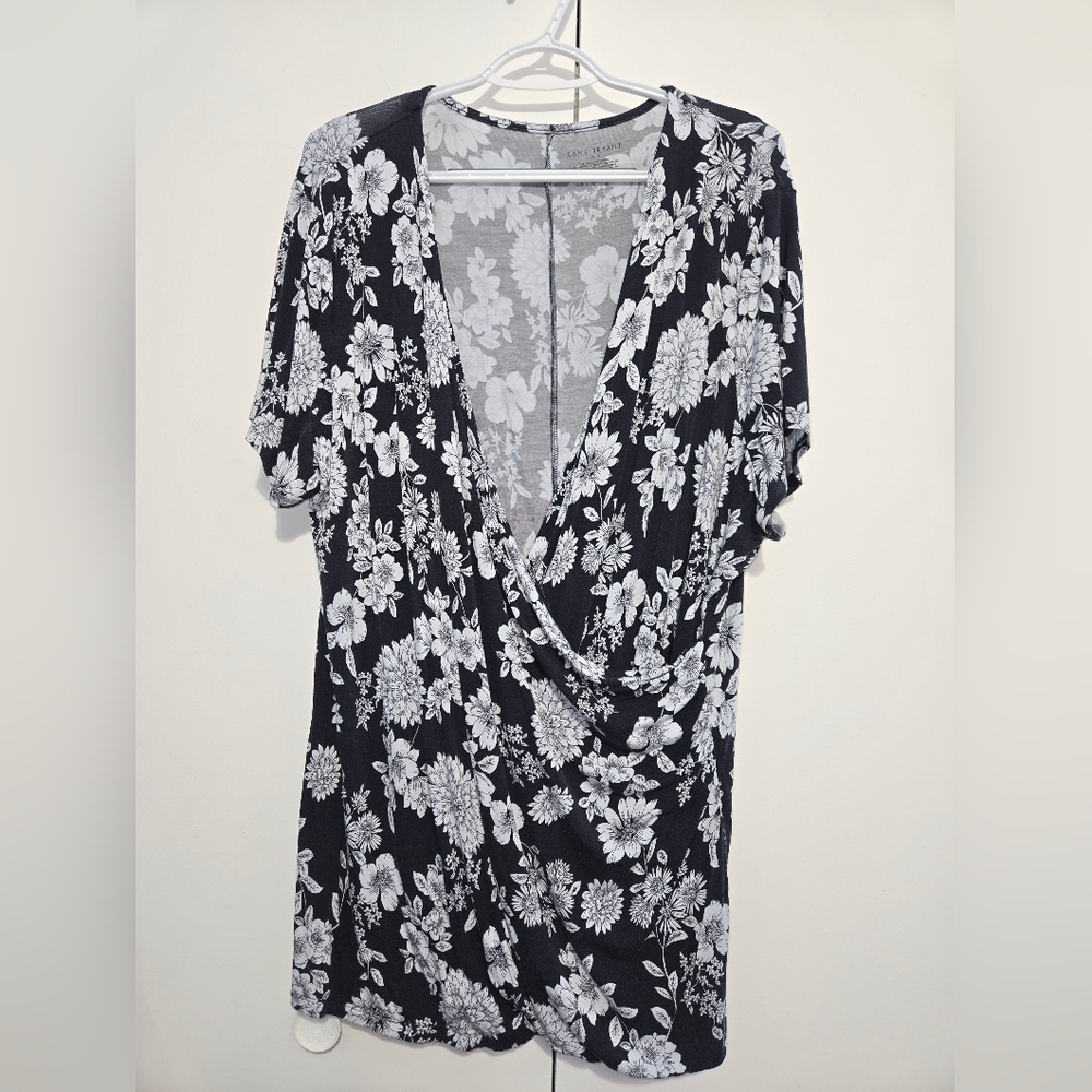 Lane Bryant Women's Navy Floral Wrap Blouse Size 26/28‎